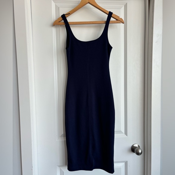 Navy bodycon dress from Zara. - Picture 3 of 5